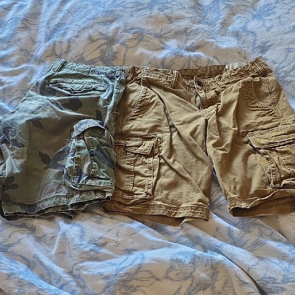 GAP Mens Cargo Shorts Camo 30